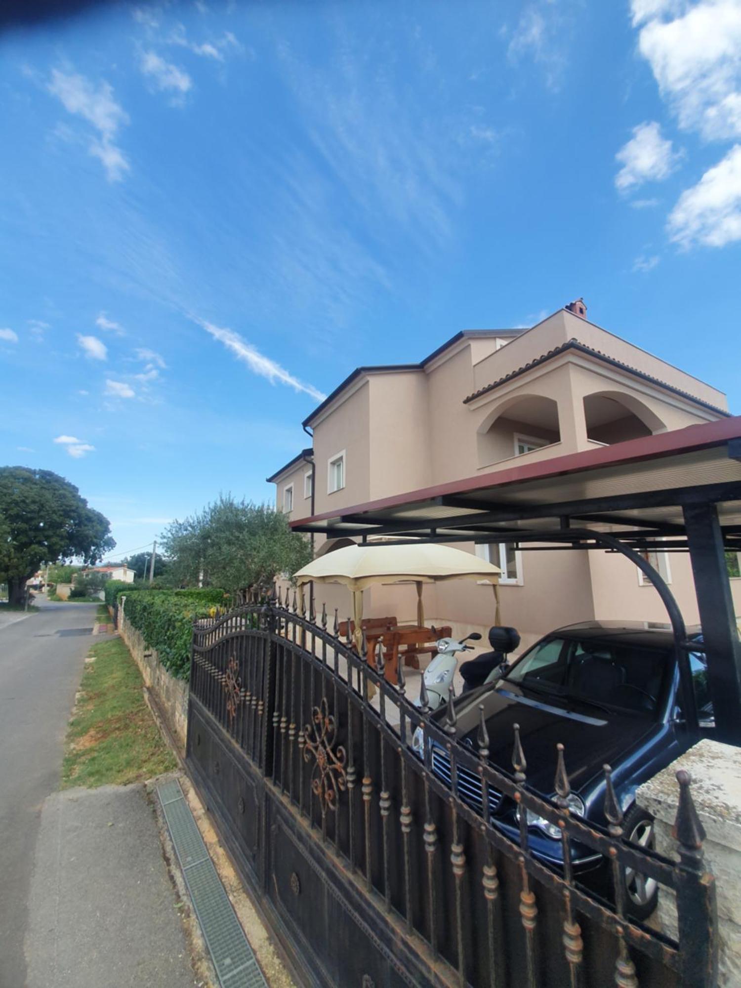 Apartment And Room Marlen Rovinjsko Selo Exterior photo