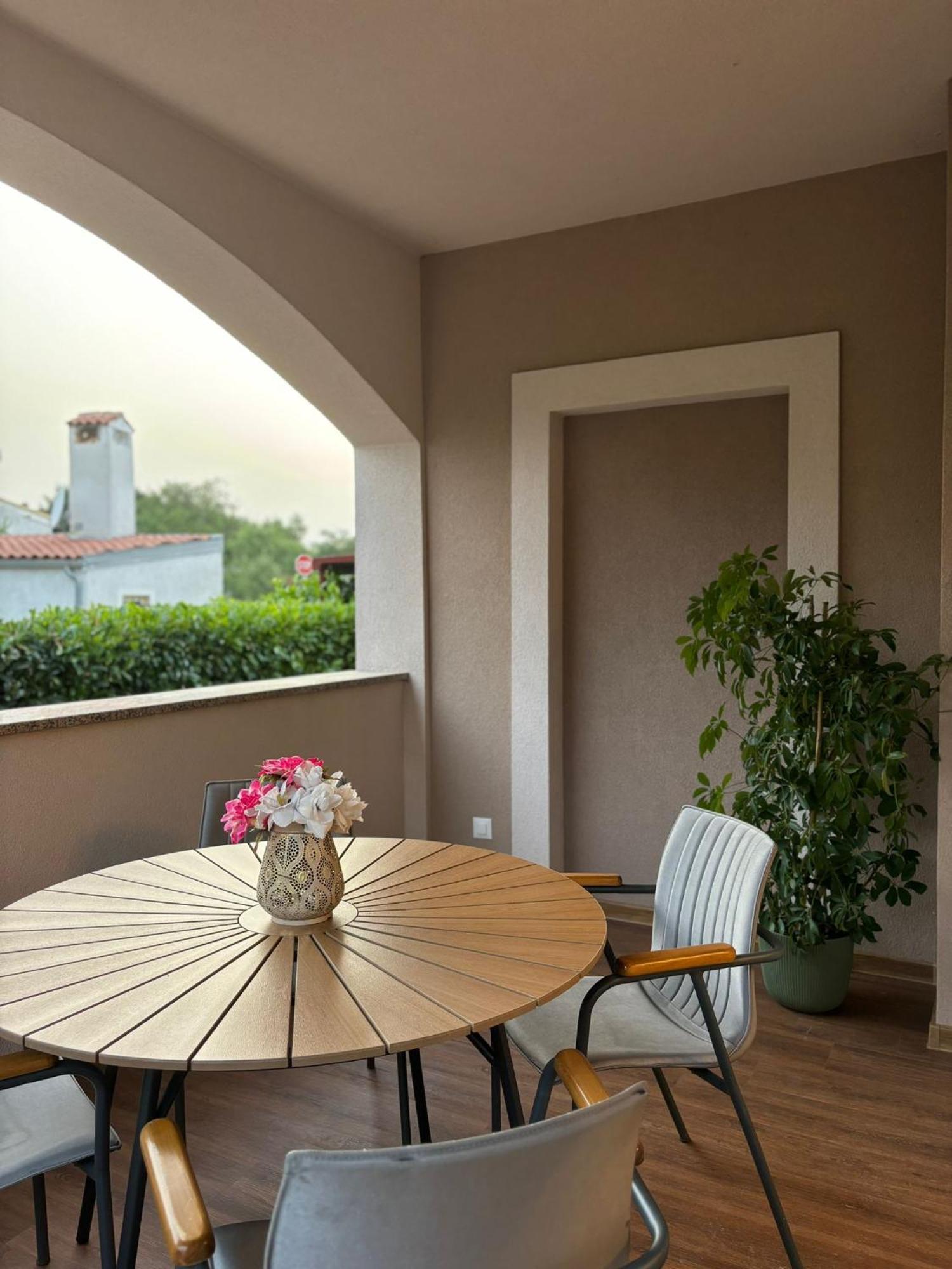 Apartment And Room Marlen Rovinjsko Selo Exterior photo