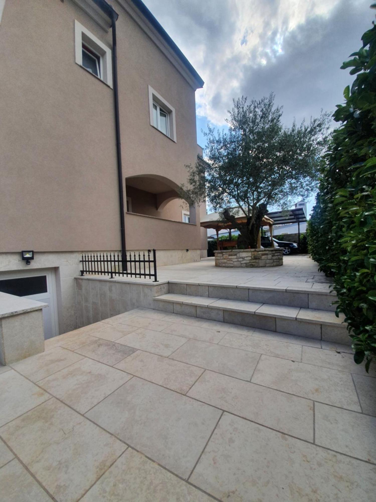 Apartment And Room Marlen Rovinjsko Selo Exterior photo